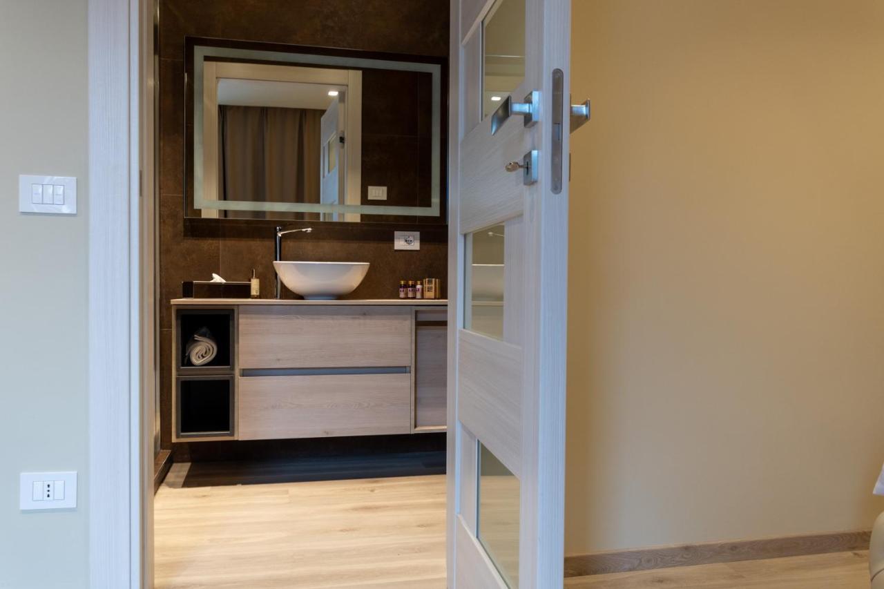 Divino Rooms Deluxe Sabbio Chiese Exterior photo