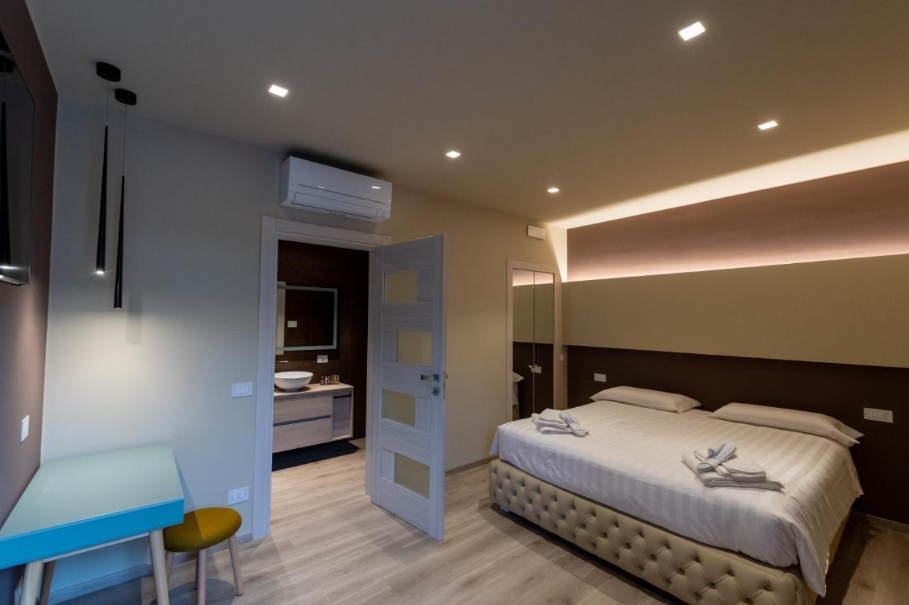 Divino Rooms Deluxe Sabbio Chiese Exterior photo
